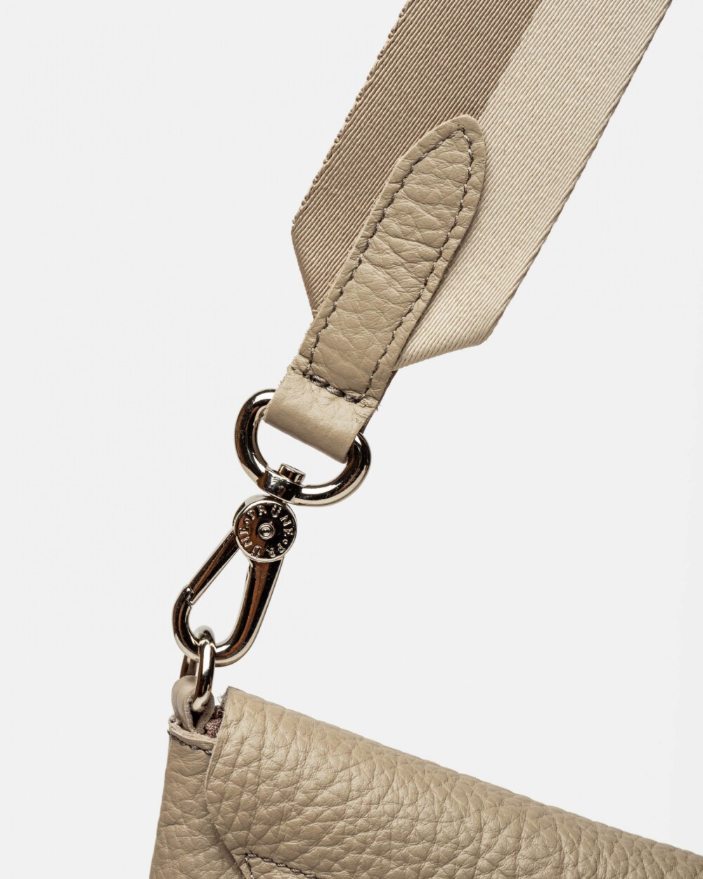 Bandolera Nina en cuero graneado Taupe