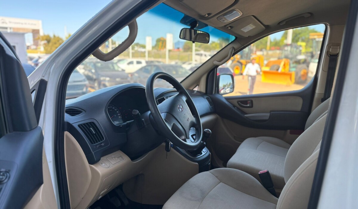 Hyundai H1 Mbus 9 Plz Nafta - 2019 (New) Hyundai H1 Mbus 9 Plz Nafta - 2019 (New)