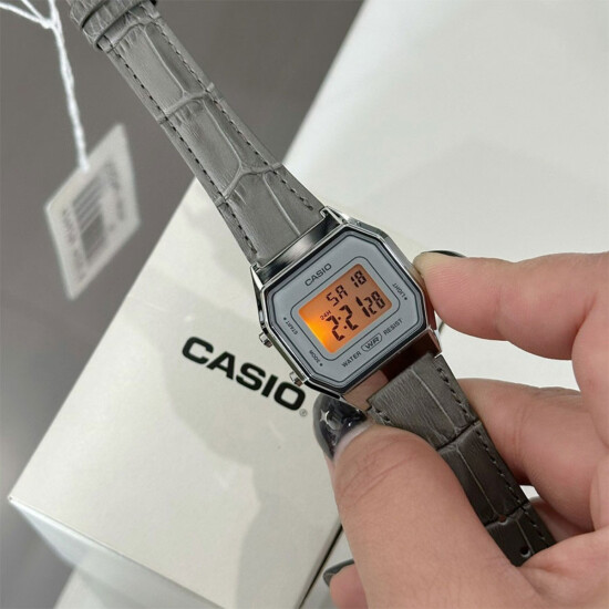 Reloj CASIO RETRO LA680WEL-8A2DF Cuero Gris Esfera 28mm 0