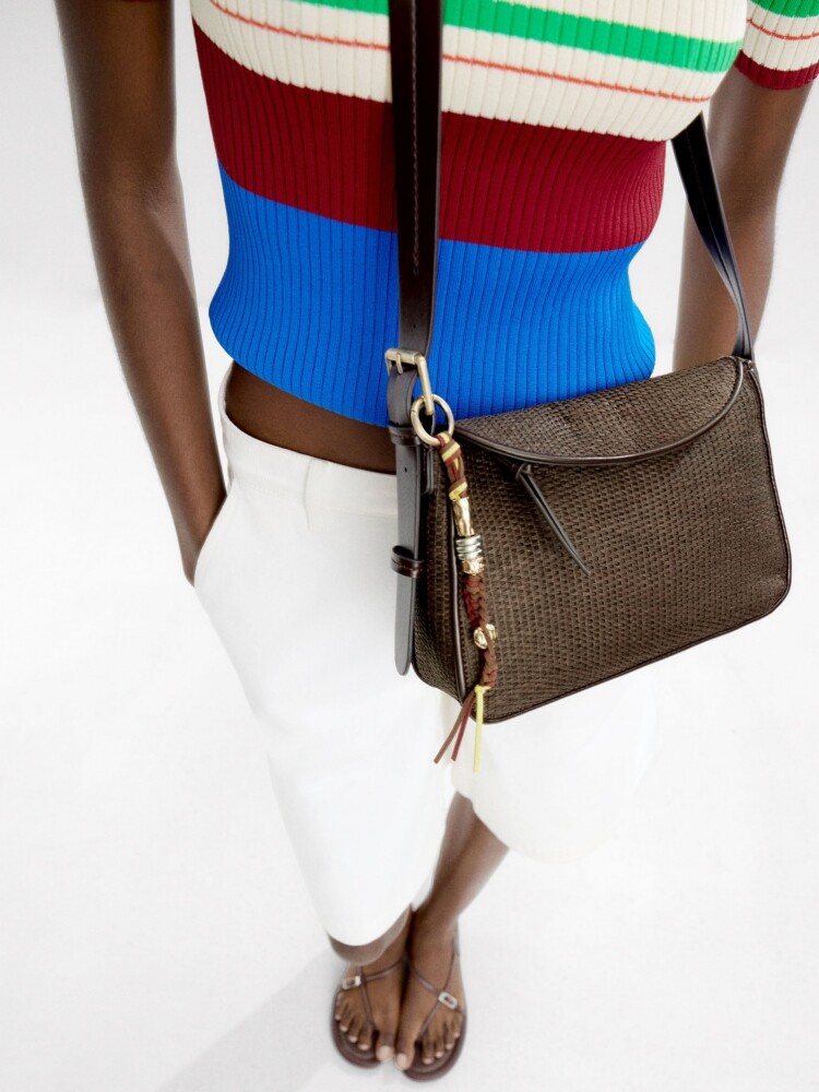 Bolso Bandolera De Efecto Rafia Con Solapa marron