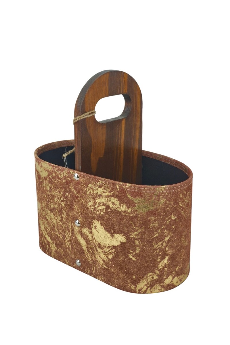 Matera Artesanal de Cuero con Detalles Metalizados Durazno con dorado