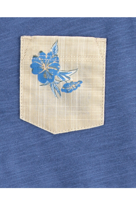 Remera henley de algodón, manga corta, con bolsillo Sin color