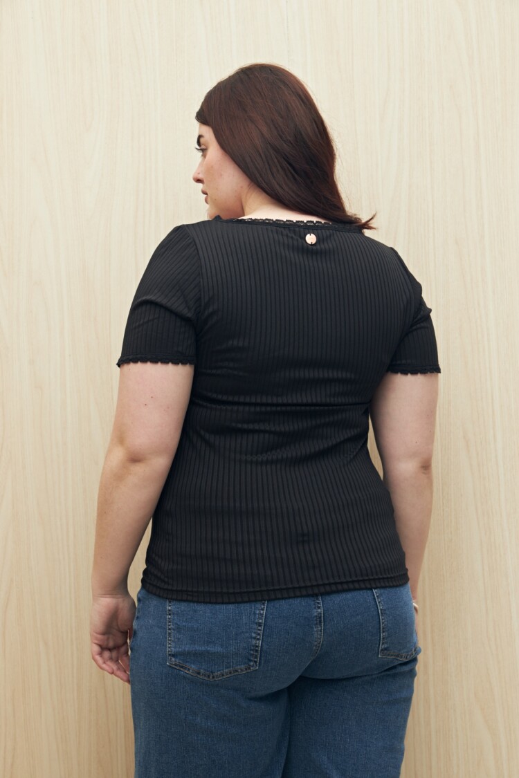 REMERA TOBIAS Negro