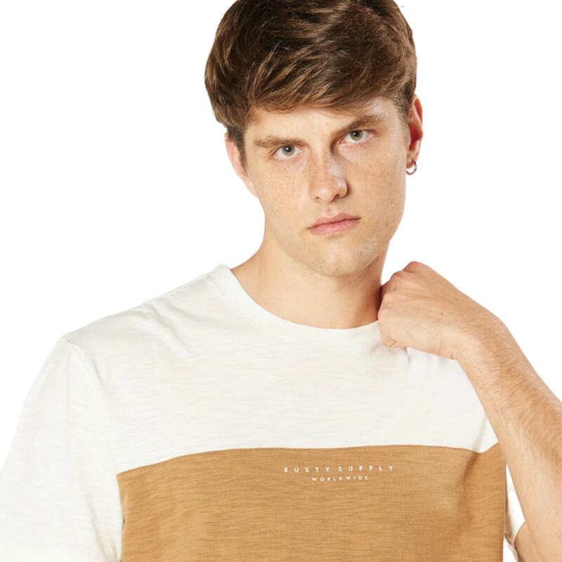 Remera Rusty Dugan - Marrón Remera Rusty Dugan - Marrón