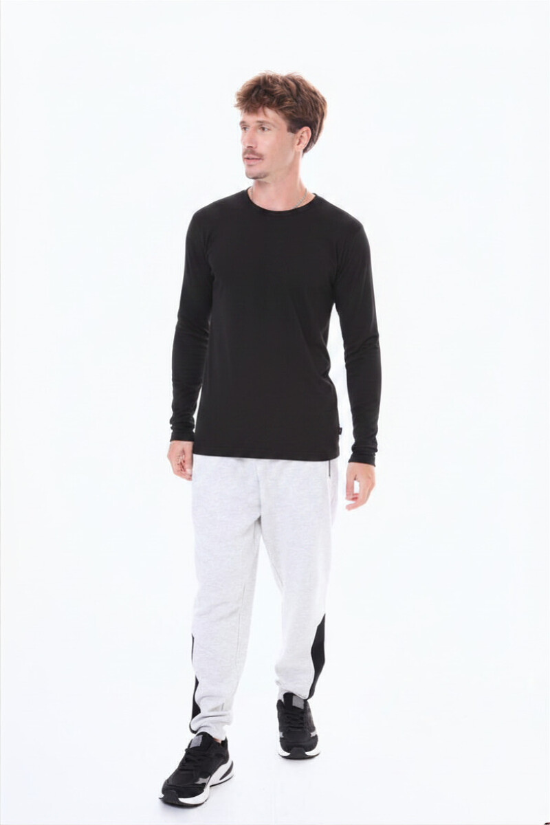Remera Baldur Negro