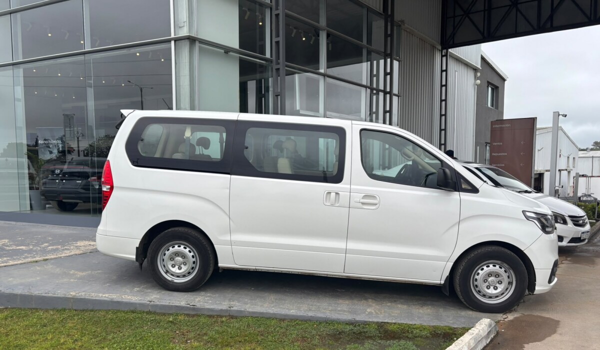 Hyundai H1 Minibus 9 Plz Diesel - 2021 Hyundai H1 Minibus 9 Plz Diesel - 2021