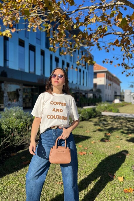 Remera Valeria Beige