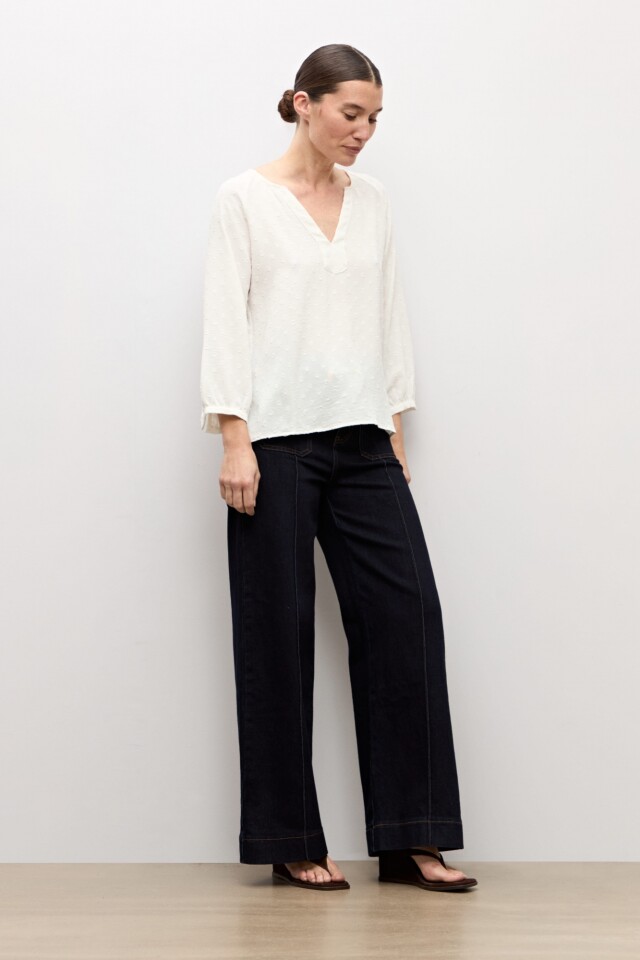 Blusa plumeti escote V crudo