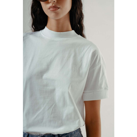 Camiseta Pouli White