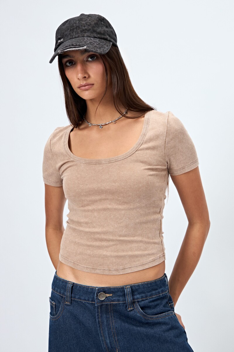 REMERA MONIMA Marron