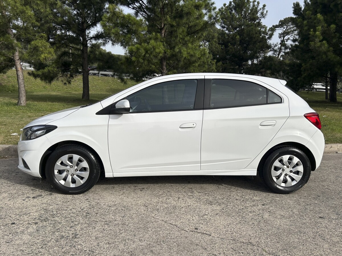 Chevrolet Onix Lt 2019 EXCELENTE ESTADO!| Permuta / Financia Chevrolet Onix Lt 2019 EXCELENTE ESTADO!| Permuta / Financia