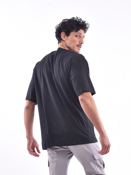 REMERA ESPARTA NEGRO