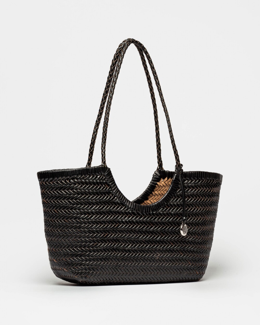 Cartera al hombro Ipanema en cuero curtido natural Negro