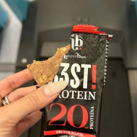 ¡OFERTA IMPERDIBLE! Barra Best Protein Caja X10 NB Frutos rojos