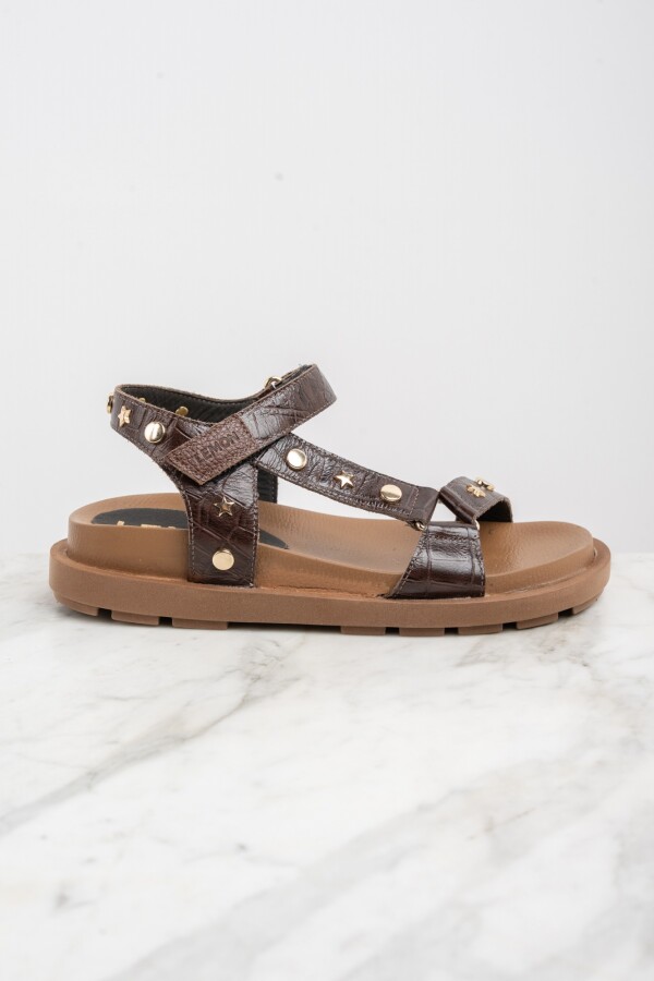 Sandalia Cuero Tachas Marrón