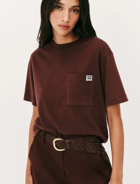 CAMISETA MANGA CORTA CON BOLSILLO ROJO