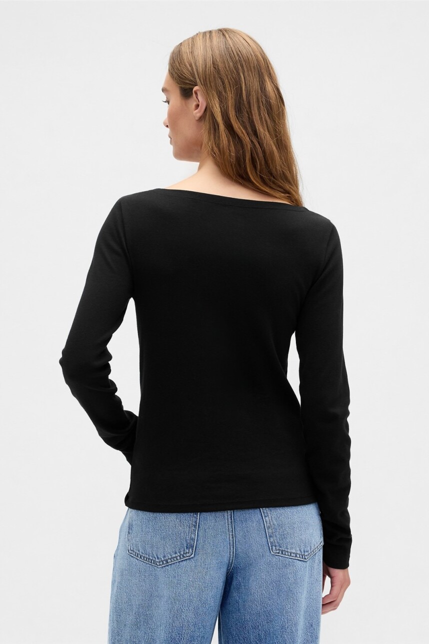 Remera Cuello Bote Mujer True Black