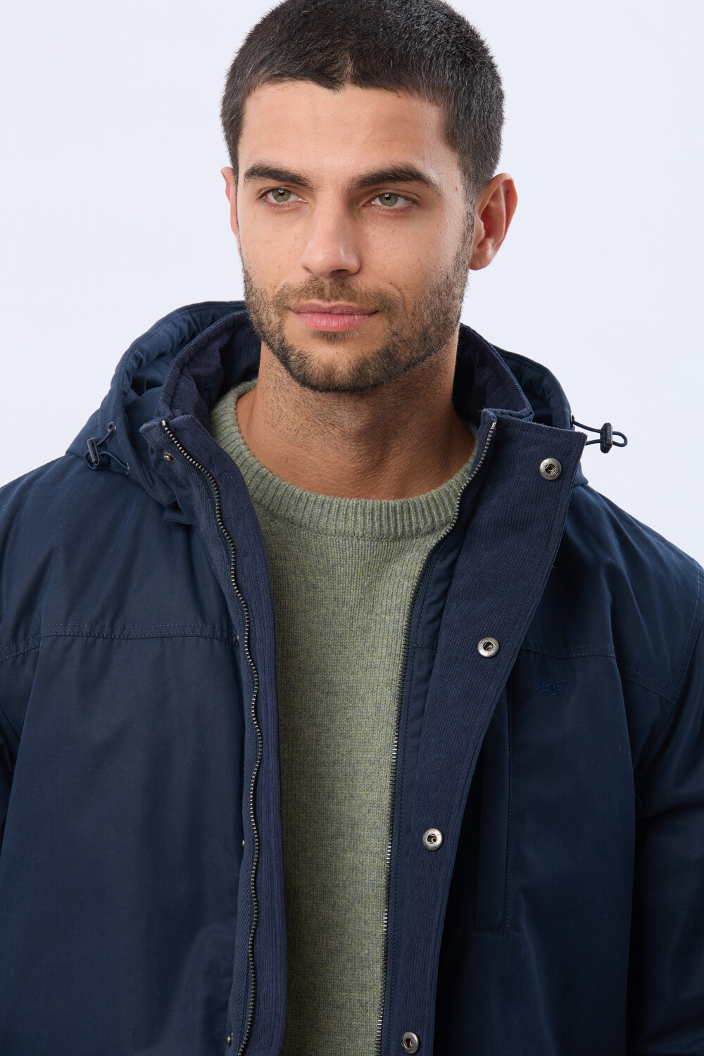 CAMPERA CON CAPUCHA DESMONTABLE Azul