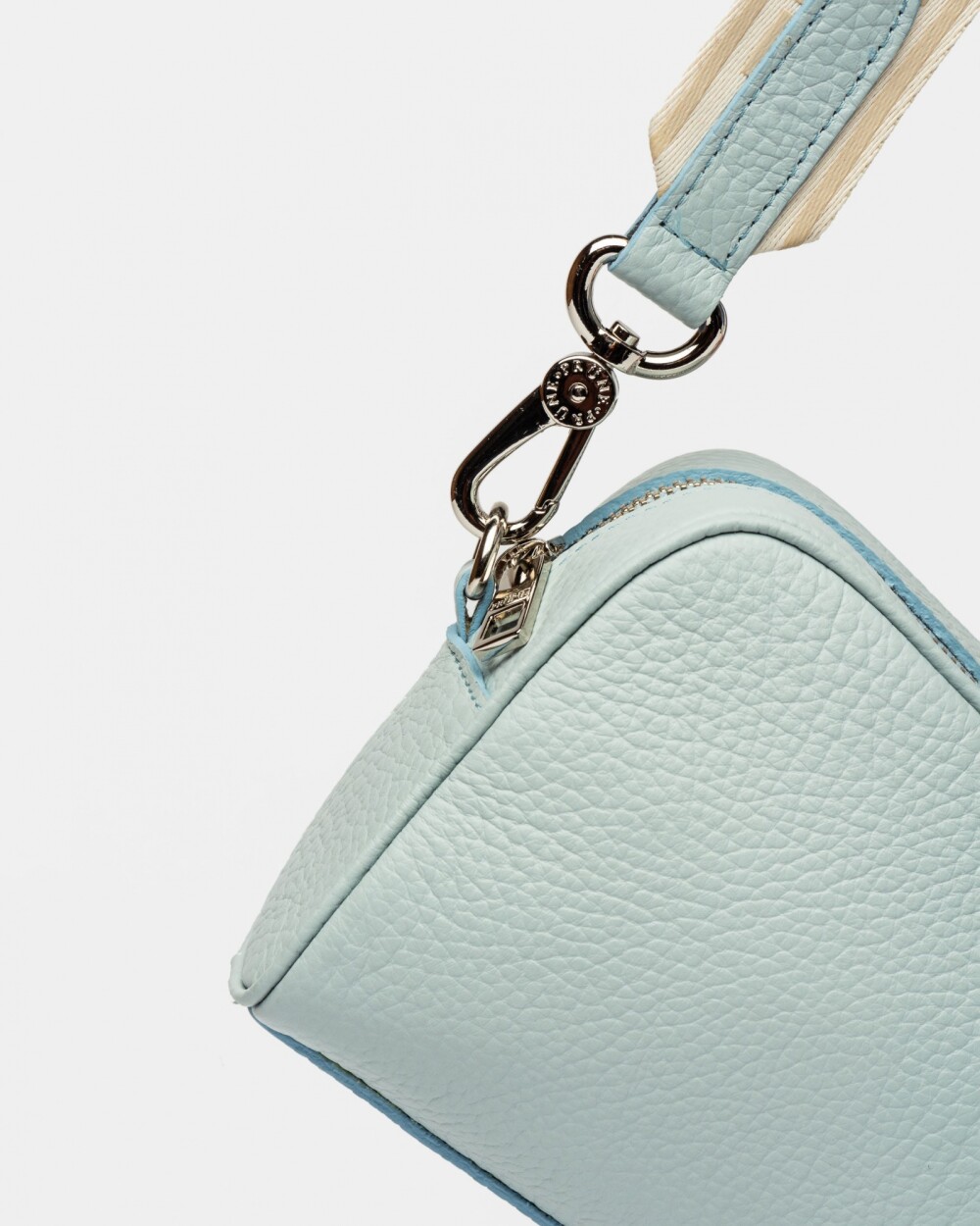 Bandolera The Club en cuero graneado Pearl Blue