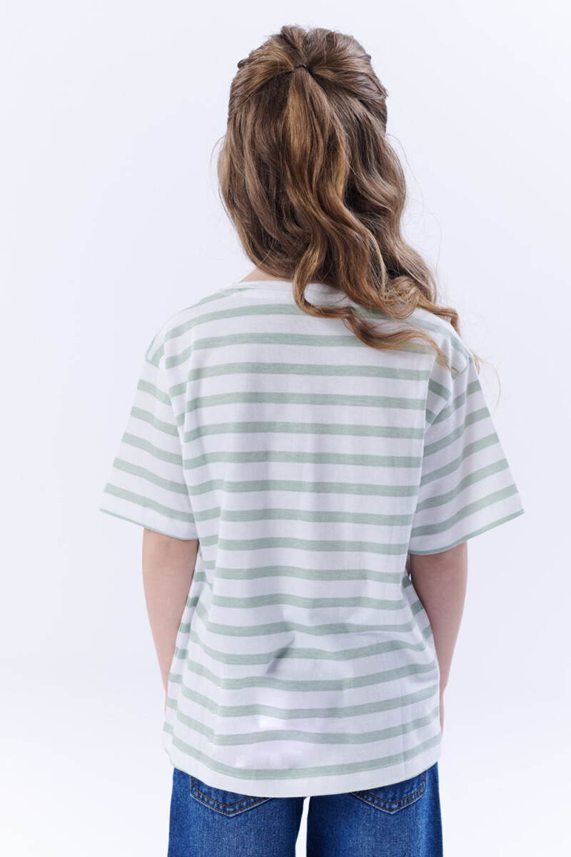 Remera Manga Corta Estampa Rayas Corazón Verde