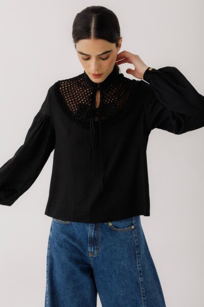 Blusa Bee Winter Negra