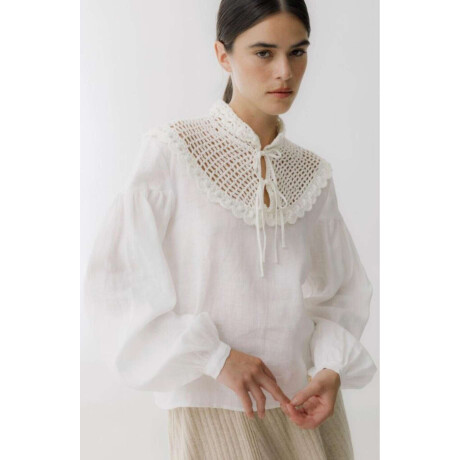 PRE VENTA Blusa Bee Winter Blanco