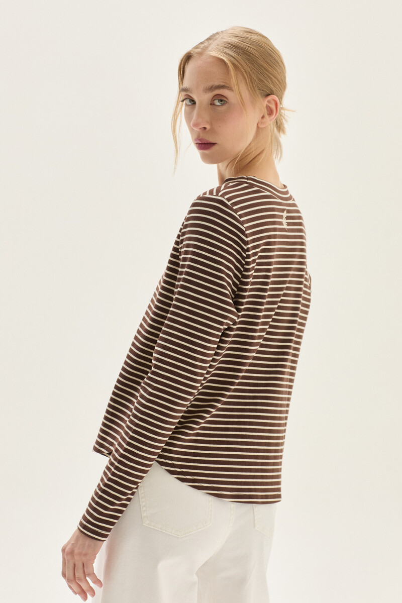 Remera Camelia Chocolate