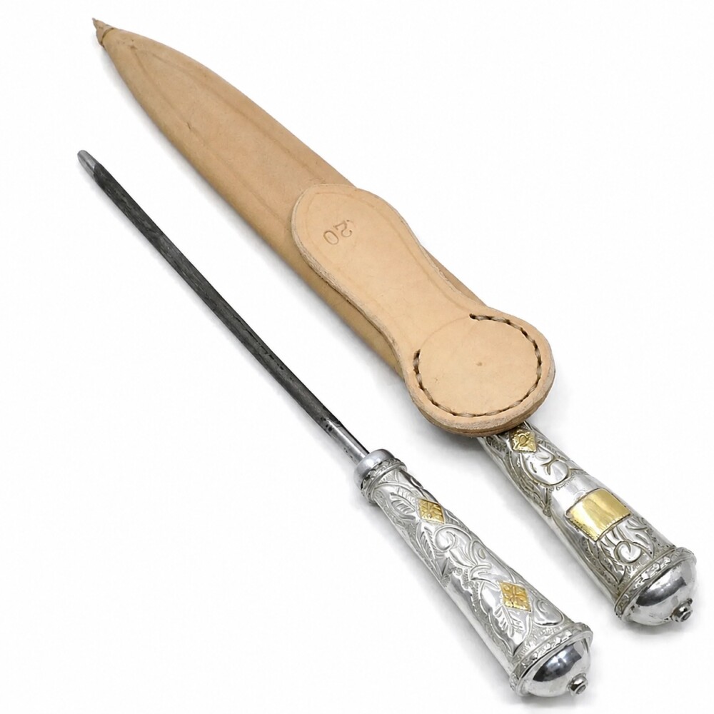 Cuchillo Hoja De 20 Cm Y Chaira, Cabo Plata Y Oro, Vaina De Cuero Cuchillo Hoja De 20 Cm Y Chaira, Cabo Plata Y Oro, Vaina De Cuero