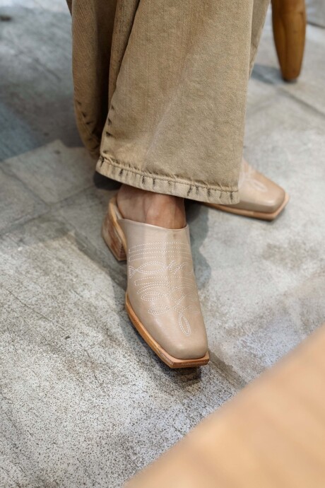 Zuecos Denver Beige Zuecos Denver Beige