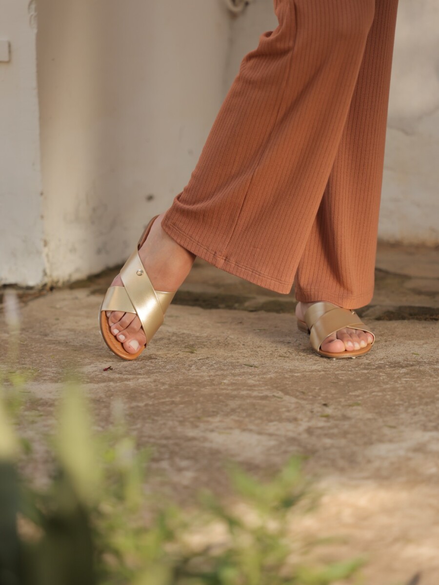 Sandalia Baja. - DORADO 