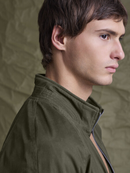 OUTWEAR TAURUS VERDE OSCURO