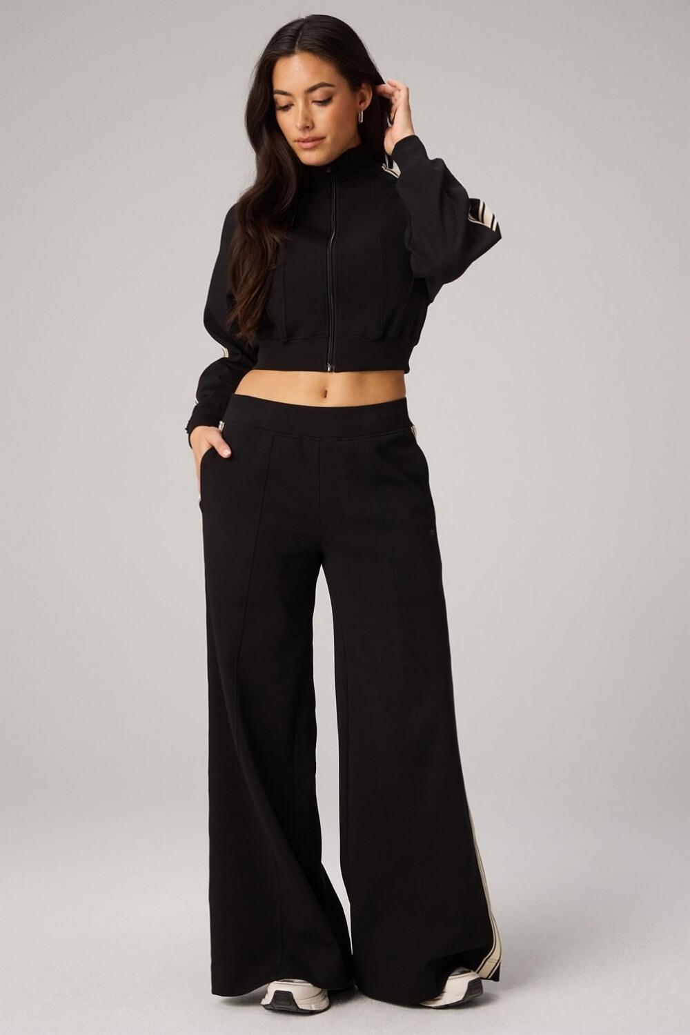 Pantalón Elevated Track Pant Mujer Black/Almond Milk