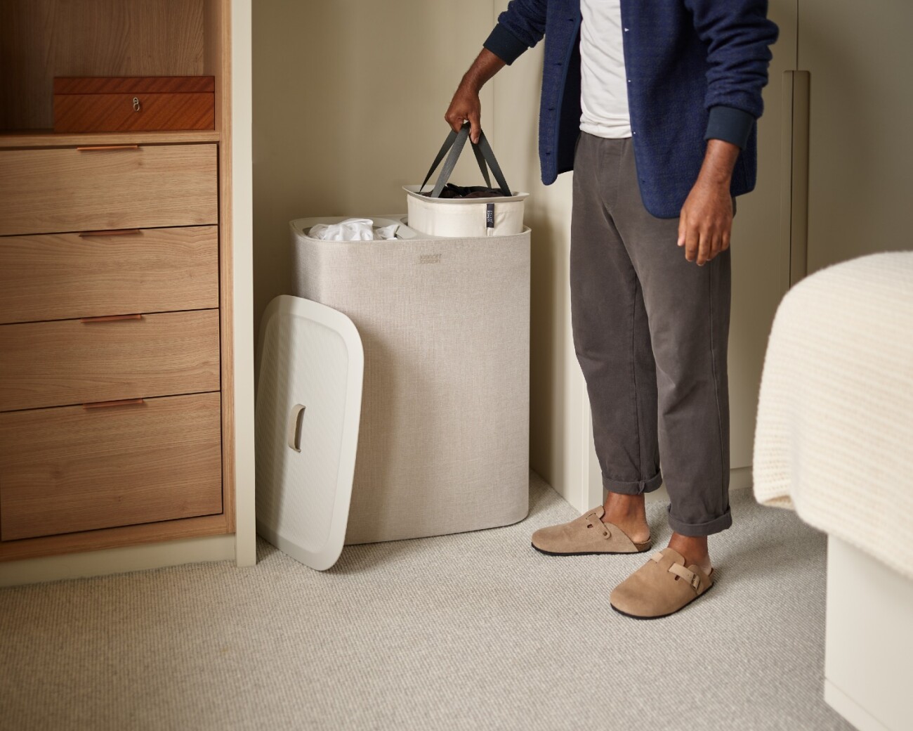 Cesto para Ropa 90 L con 2 Compartimentos Joseph Joseph Tota™ Ecru - PREVENTA Cesto para Ropa 90 L con 2 Compartimentos Joseph Joseph Tota™ Ecru - PREVENTA