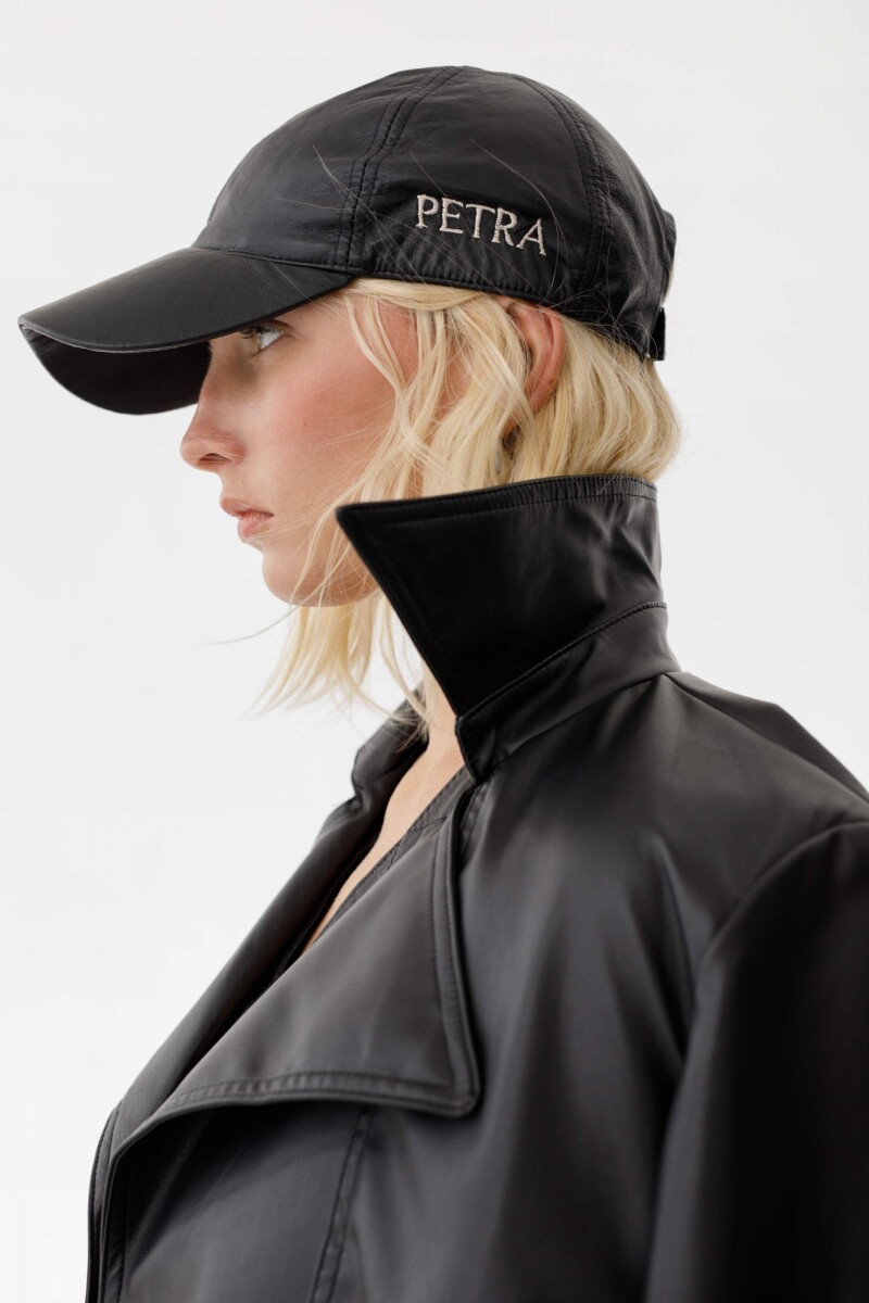 Petra Leather Cap - Negro 