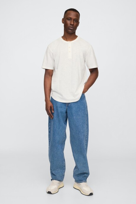 Remera Con 3 Botones Hombre New Off White