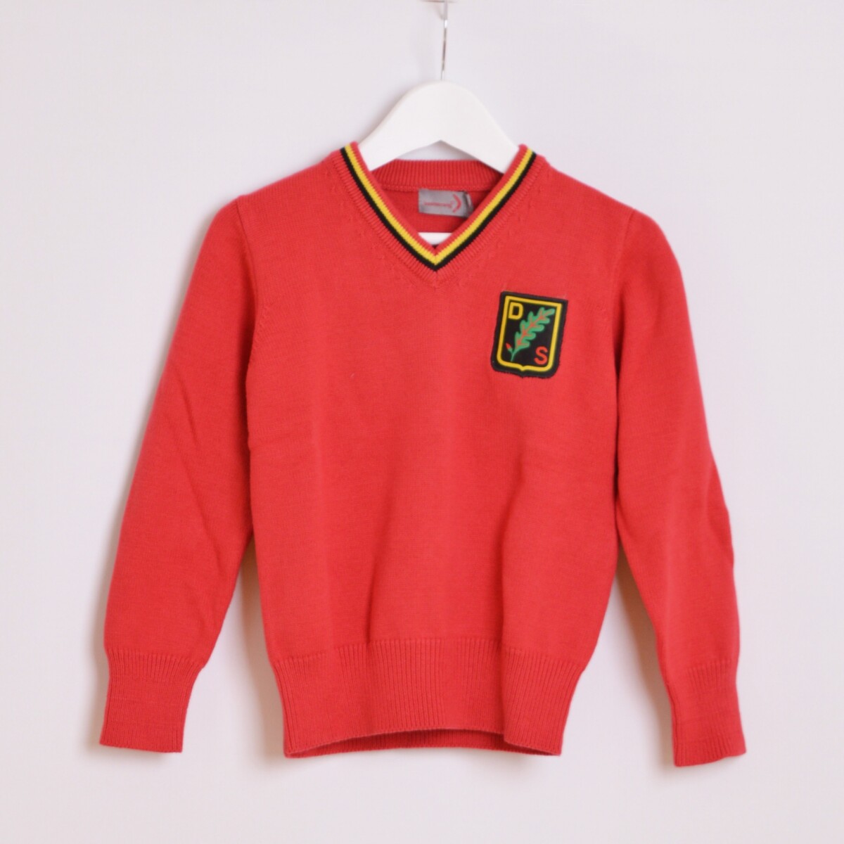 Sweater escote V Alemán Red