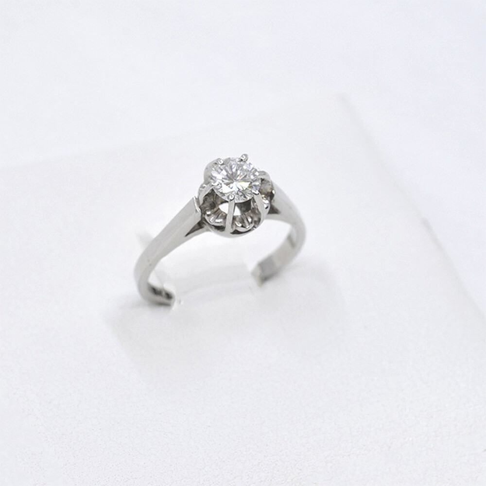 Anillo Antiguo En Oro 18K Y Brillante Anillo Antiguo En Oro 18K Y Brillante