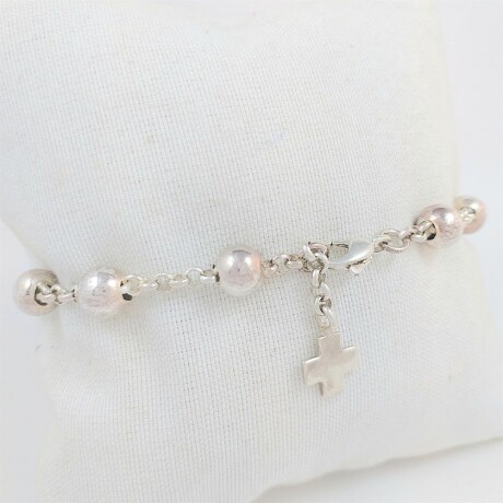 Pulsera religiosa Virgen Niña de plata 925 con detalles en double en oro 18ktes, con cuentas de 7mm. Pulsera religiosa Virgen Niña de plata 925 con detalles en double en oro 18ktes, con cuentas de 7mm.
