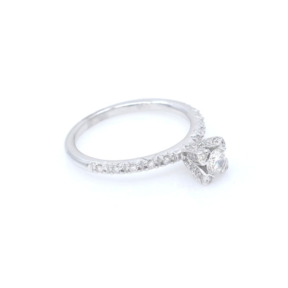 Anillo en oro 18k blanco y brillantes Anillo en oro 18k blanco y brillantes