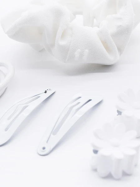 COLEROS Y BROCHES PACK X 4 BLANCO