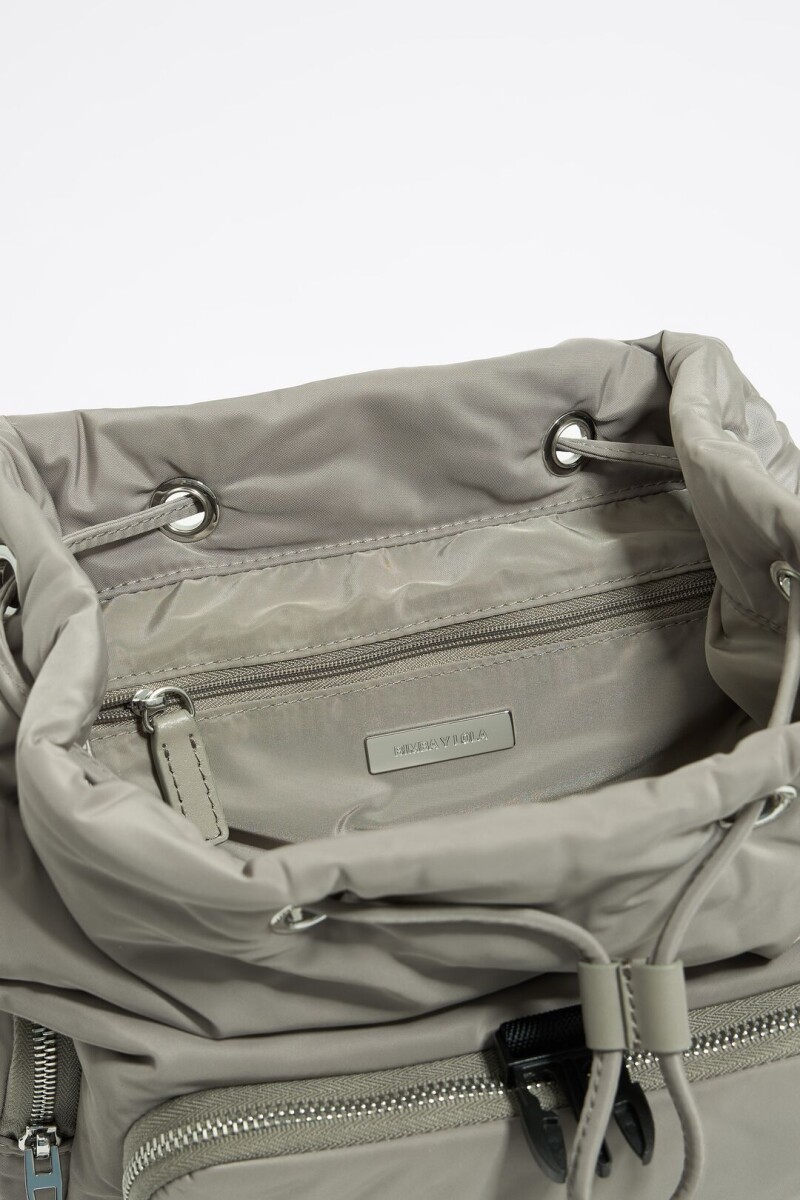 MOCHILA MEDIANA POCKET Antracita