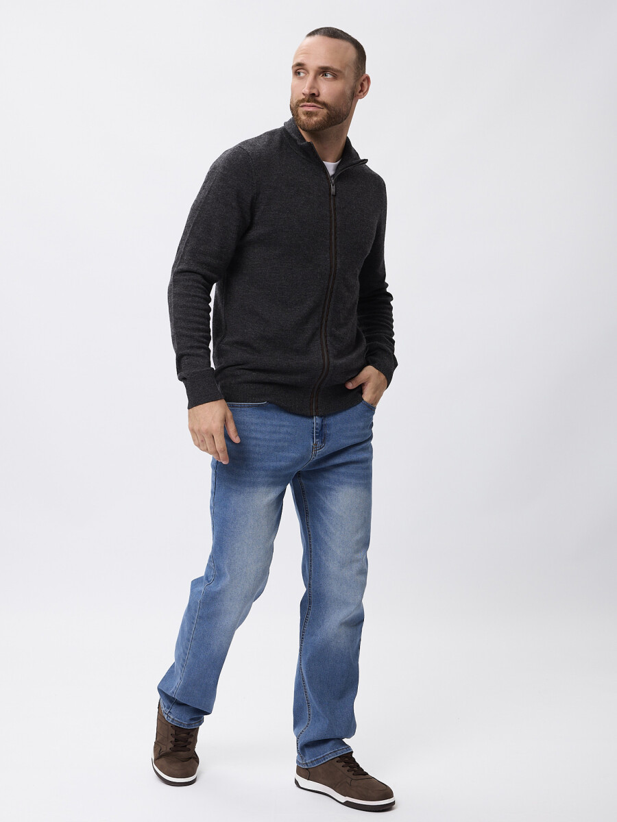 Jean localizado Tanar 