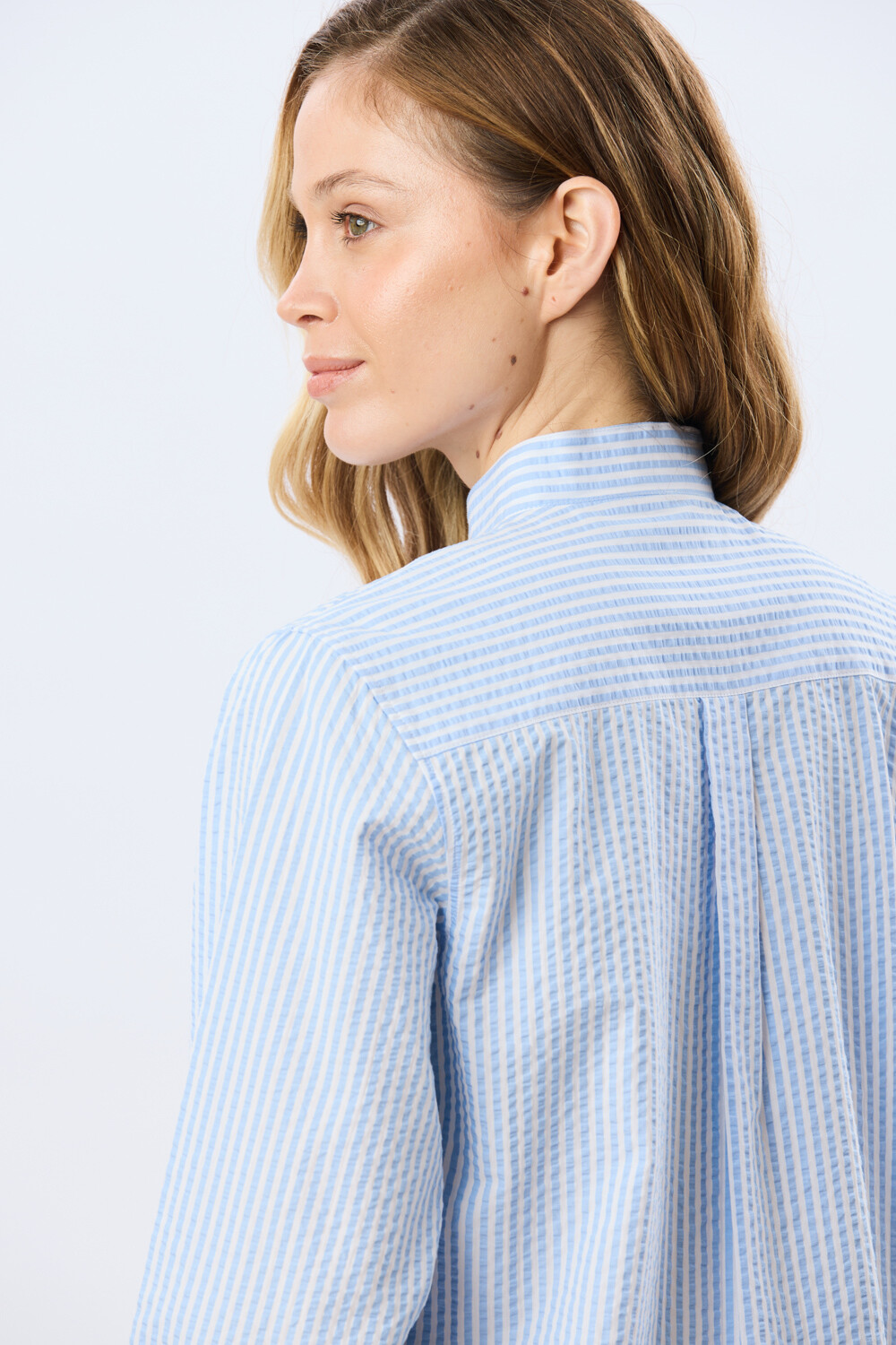 CAMISA RAYADA CON FRUNCES Celeste