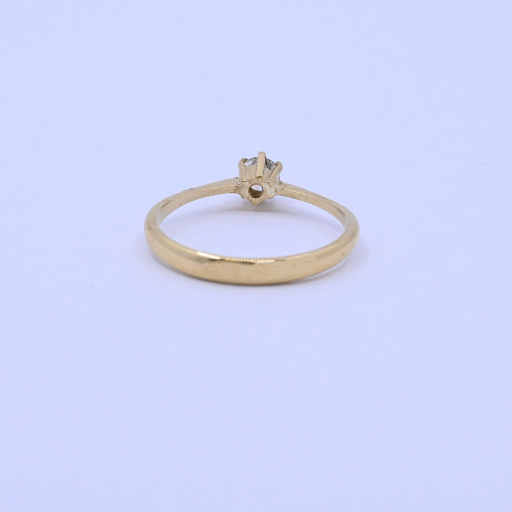 Anillo solitario oro 18k amarillo y brillantes engarce 6 puntas. Anillo solitario oro 18k amarillo y brillantes engarce 6 puntas.