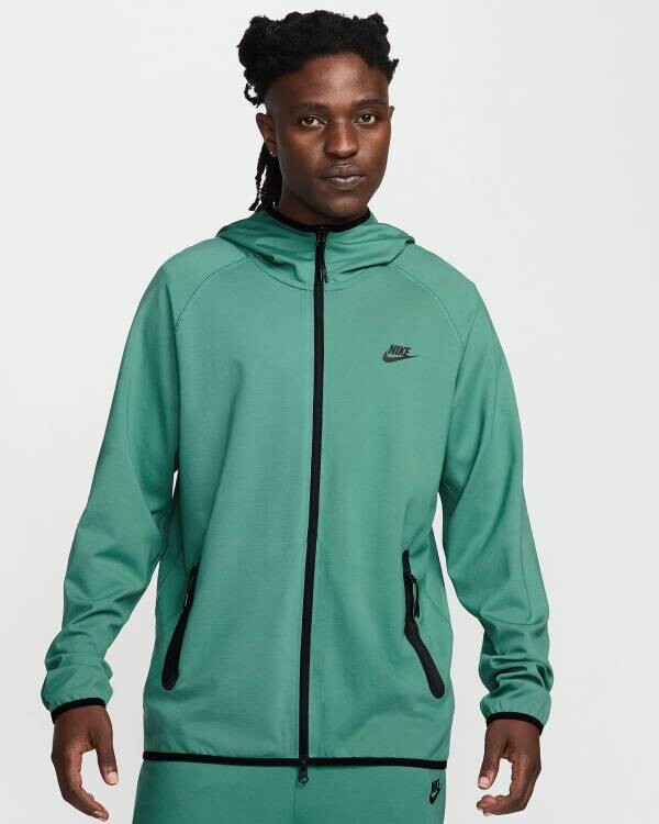Nike Tech Nike Tech