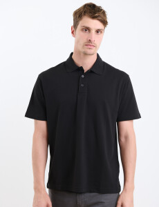 520857 REMERA FERAUD Negro