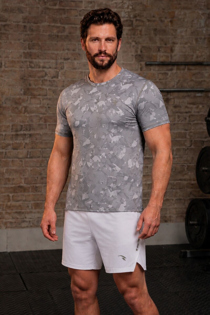 Remera de Microfibra. estampa gris
