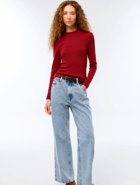 BLUSA DE CUELLO ALTO ACANALADO ROJO