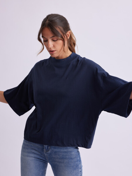 Remera 3/4 Cuello Alto Azul Marino