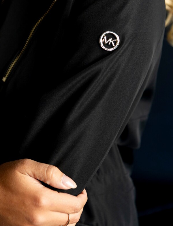 Campera Liviana Zips NEGRO
